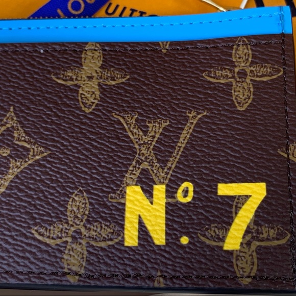 Louis Vuitton coin card holder - Picture 10 of 13
